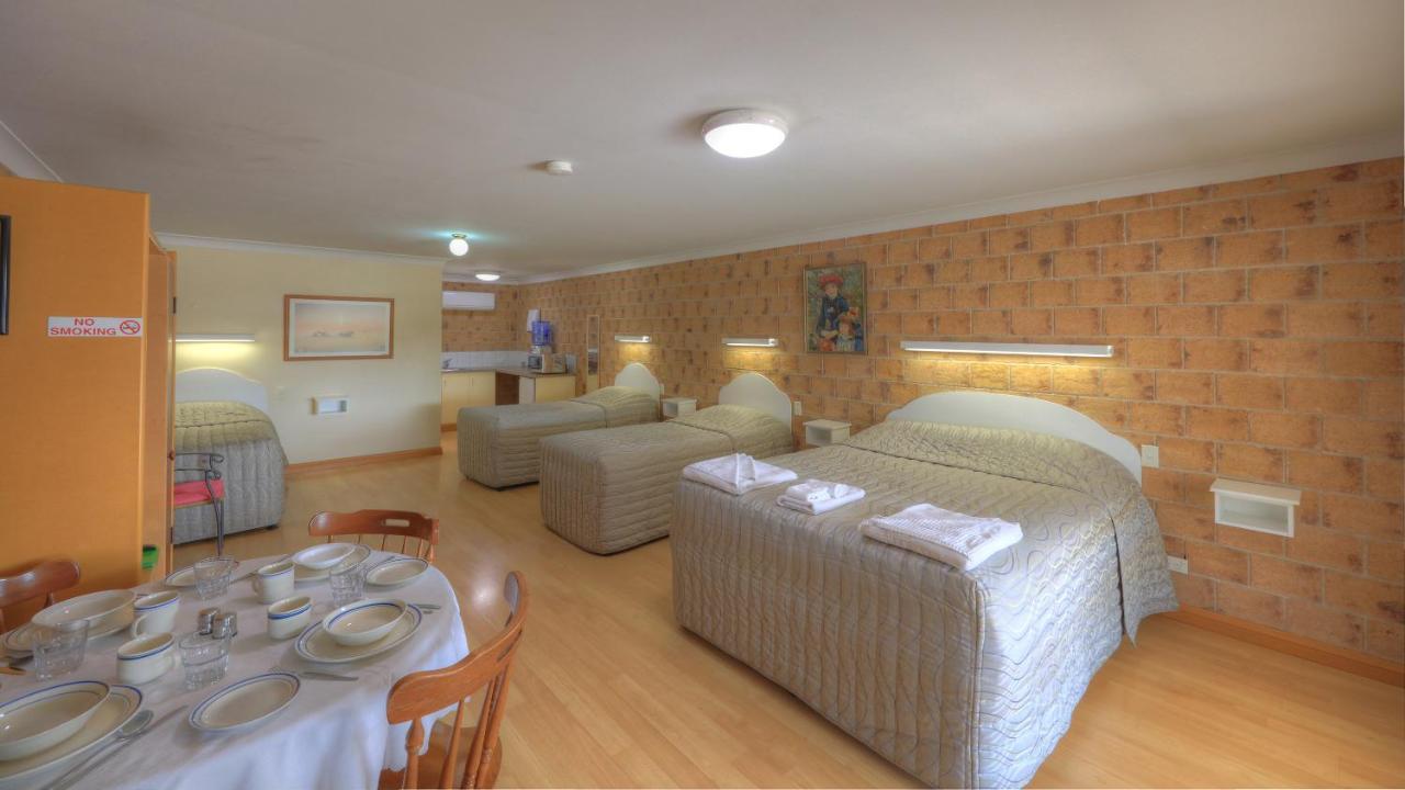 Golfers Inn Tenterfield Extérieur photo