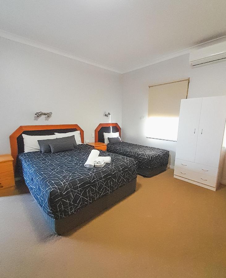 Golfers Inn Tenterfield Extérieur photo